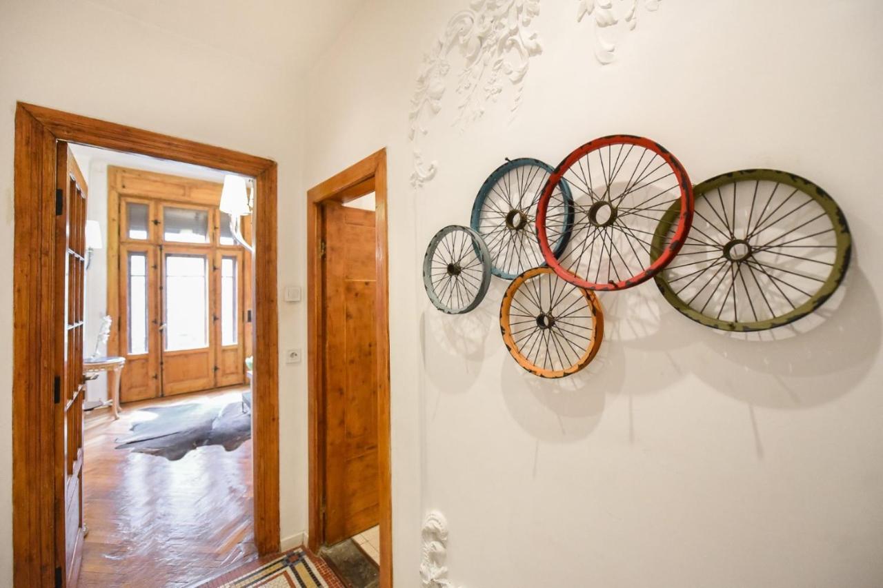Apartamento Love.Travel.Explore ♥️Apt W/ Balcony In Old Town Bucarest Exterior foto