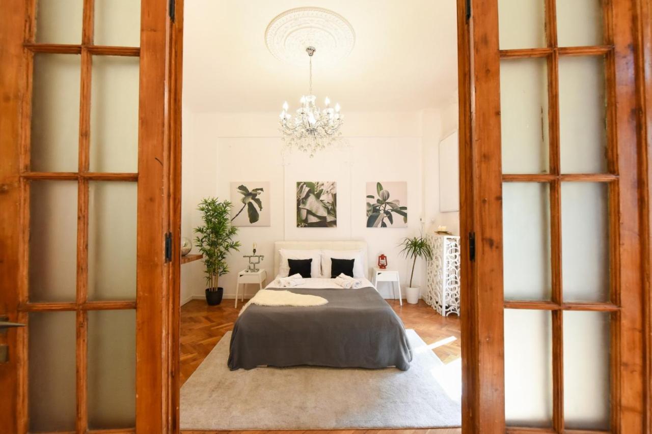Apartamento Love.Travel.Explore ♥️Apt W/ Balcony In Old Town Bucarest Exterior foto