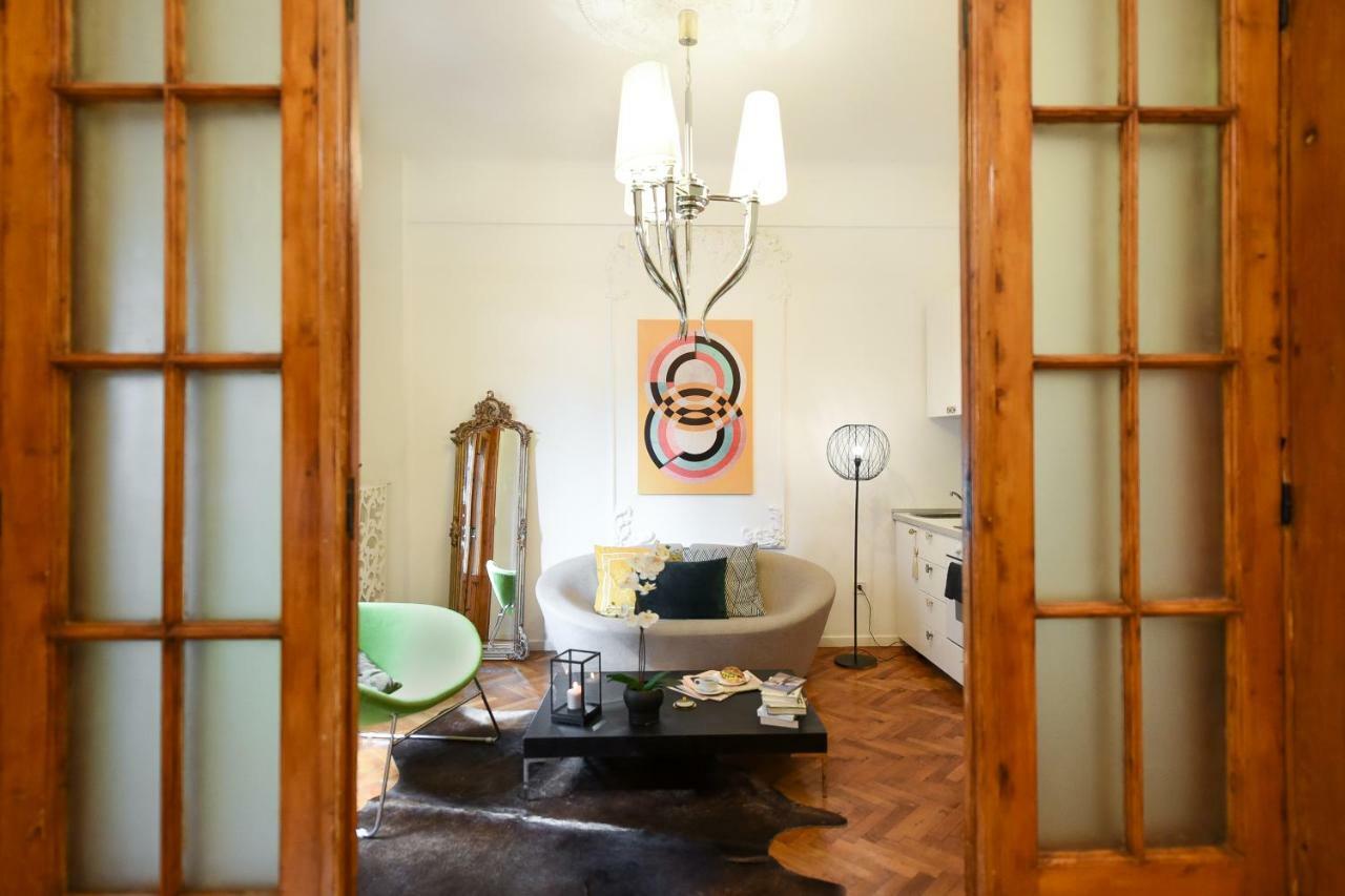 Apartamento Love.Travel.Explore ♥️Apt W/ Balcony In Old Town Bucarest Exterior foto